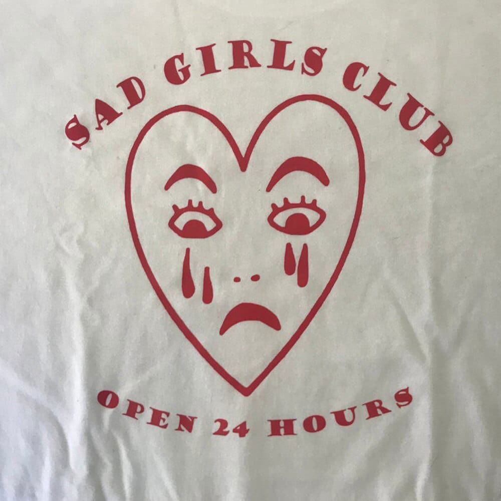 T-SHIRT "SADGIRLSCLUB" - Shyrz - streetwear - y2k - casual - vanilla 