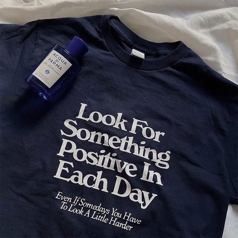 T-SHIRT "SOMETHING" - Shyrz - streetwear - y2k - casual - vanilla 